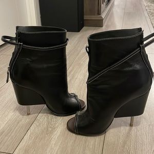 GIVENCHY
Leather Boots